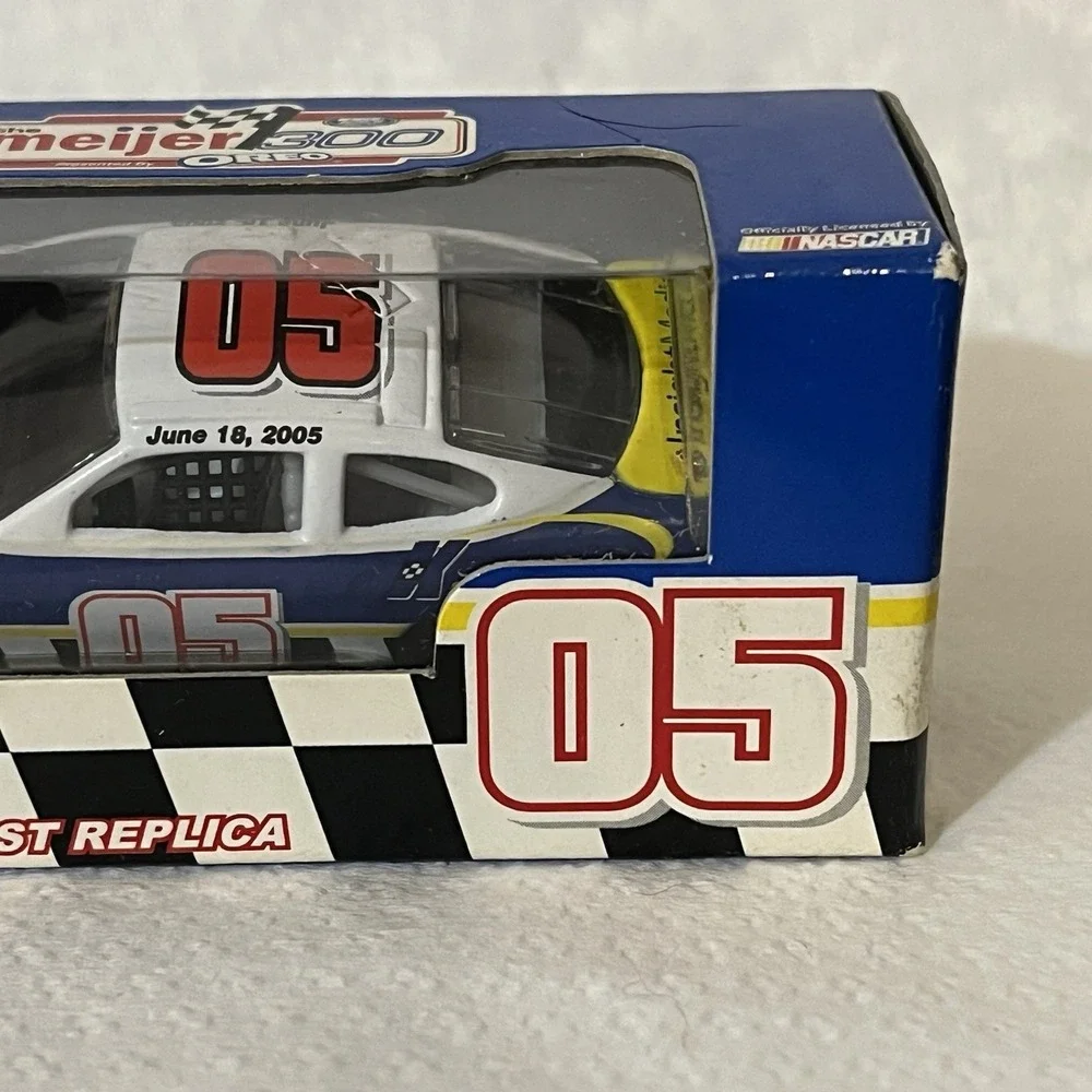 Kentucky Speedway Meijer 300 NASCAR Oreo Die-Cast Car 2005 Sealed in Box